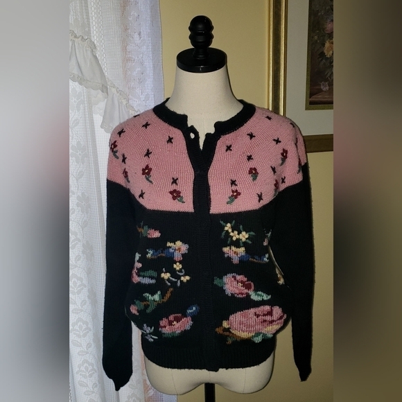 SKYR Sportswear 100% Wool Hand Embroidered Cardigan Size L - Picture 1 of 5